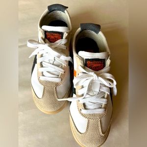 Onitsuka Tiger Mexico 66 orange & black. Size: US 4, 22.5 cm, EURO 36